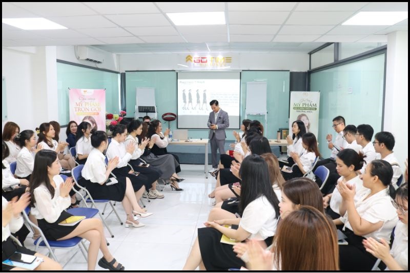 Học làm mỹ phẩm